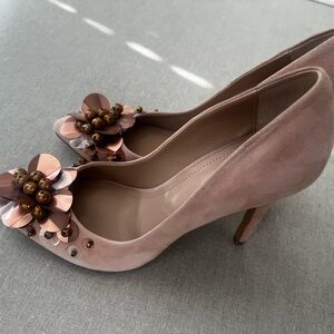 Elegant Pink Heels with Floral Embellishments